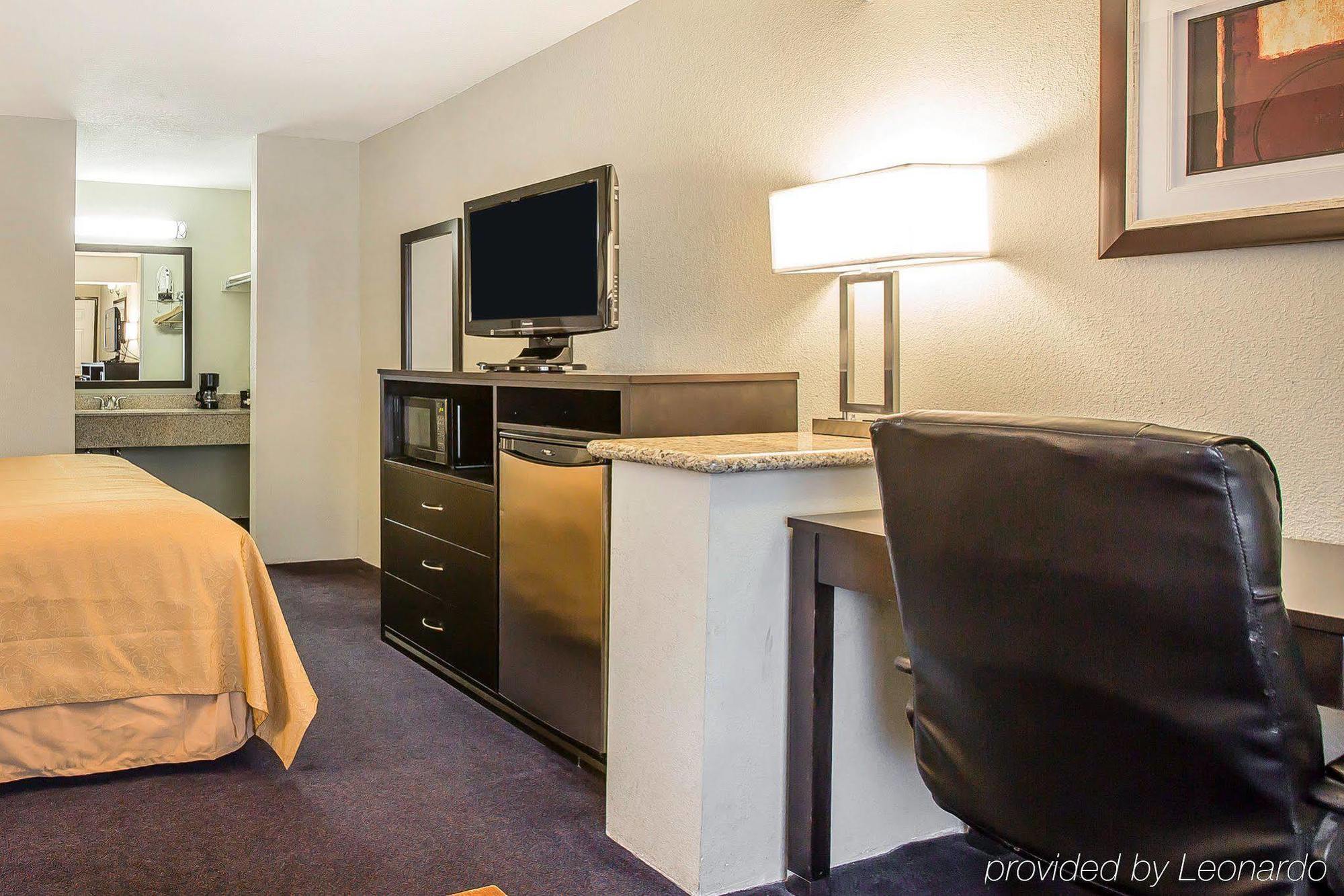 Quality Inn & Suites Woodland - Sacramento Airport Exterior photo